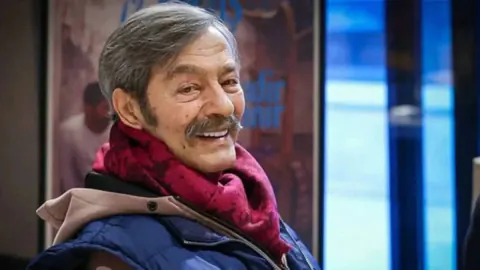 Kadir İnanır'ın Sağlık Durumu Hakkında Yeni Gelişme: Tedavi Süreci Devam Ediyor