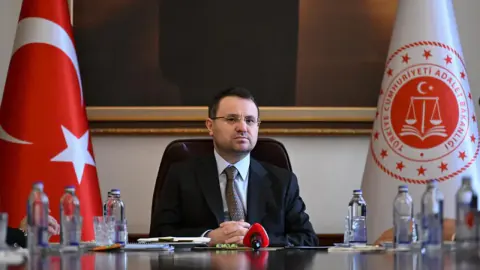 Bakan Gürlek'ten Kritik Açıklama: 84 Hakim ve Savcı Meslekten Çıkarıldı