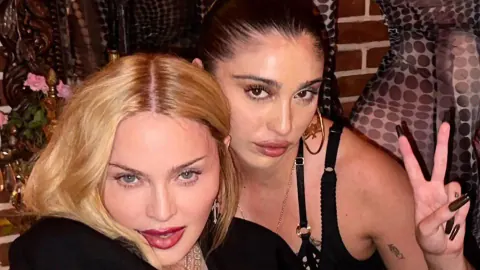 Lourdes Leon: Madonna'nın Gölgesinden Sanatın Zirvesine