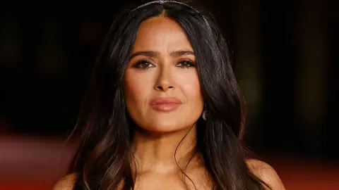 Salma Hayek 60. yaş gününde paylaştığı fotoğraflarla sosyal medyayı salladı