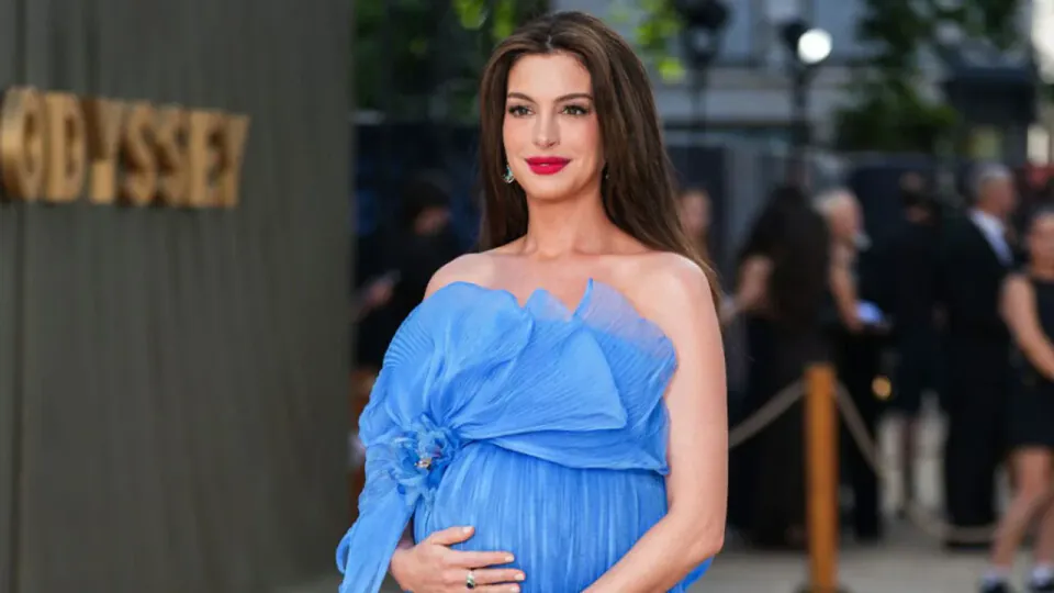 Anne Hathaway'den Tom Holland'a Sürpriz Övgü: Rüya Gibi Bir Evlat görseli