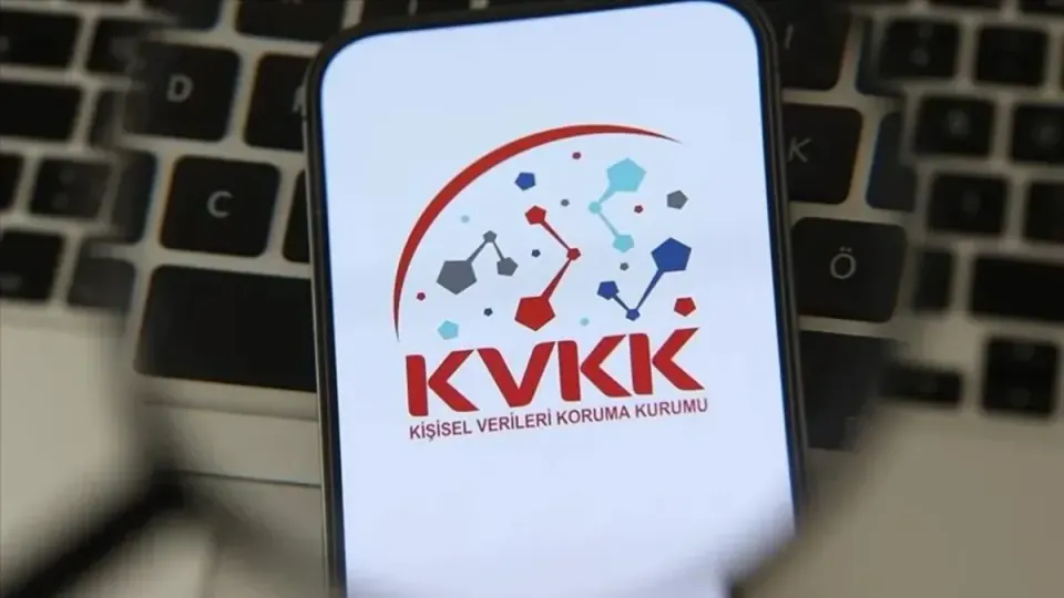 KVKK'dan Kamu Kurumlarına Yeni Düzenleme: İnternette Veri Paylaşımına Sıkı Denetim görseli