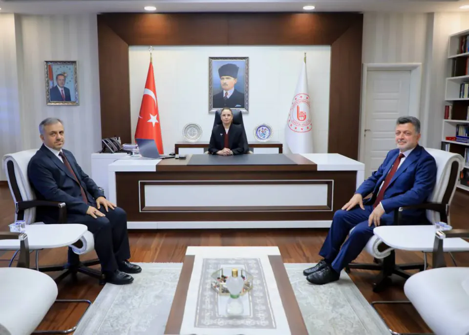 Bartın Yeni İl Müftüsü Mehmet Çelebi Göreve Başladı, Vali Arslan'dan Hayırlı Olsun Dilekleri görseli