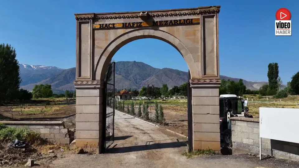 Erzincan'da Hacı Hafız Mezarlığı'nda Çevre Düzenlemesi Başladı görseli
