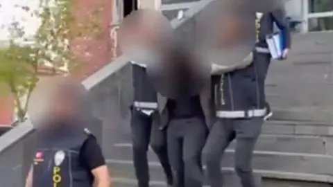 Ağrı’da 20 Yıldan Fazla Cezalı Firari Ö.K. Polis Operasyonuyla Ele Geçirildi
