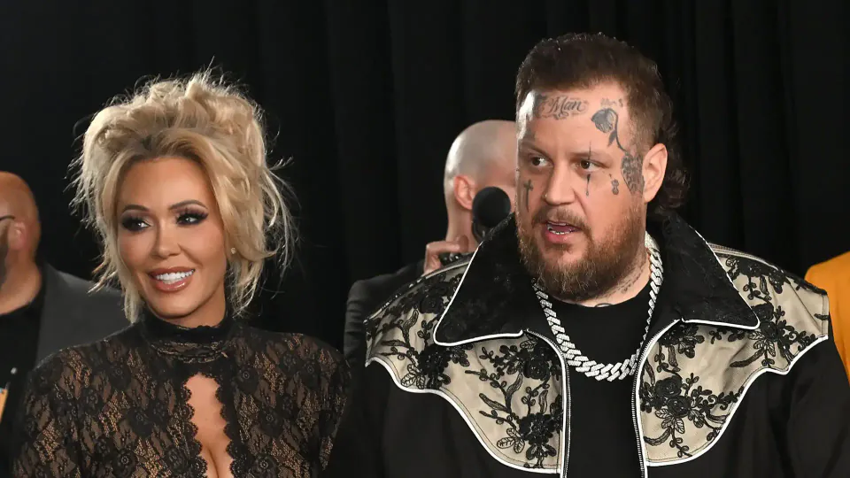 Jelly Roll, Bunnie XO'dan boşanma davası açtı: "Uyuşmazlıklar giderilemez" görseli
