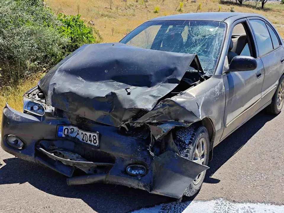 Yalvaç'ta Feci Trafik Kazası: Afyonkarahisar'dan Gelen Arazi Aracı ile Otomobil Çarpıştı görseli