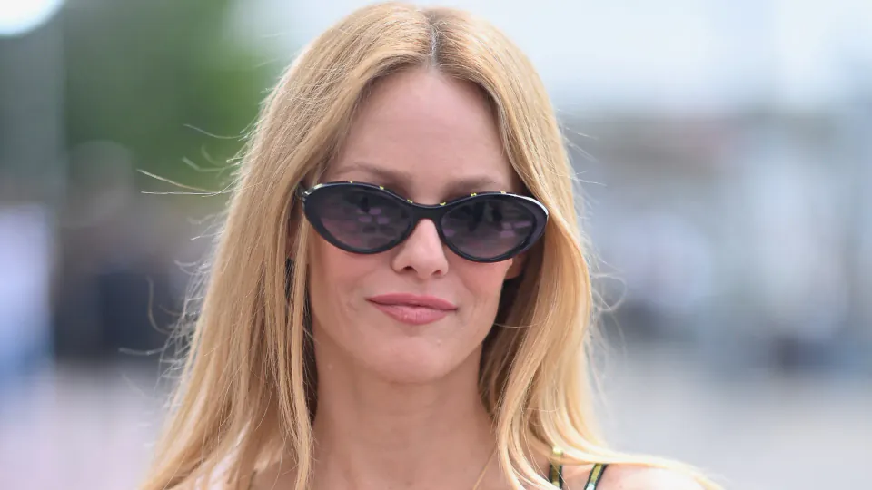 Vanessa Paradis'ten Sanatsal Dönüşüm: Yeni Film ve Albümle Geri Dönüyor görseli