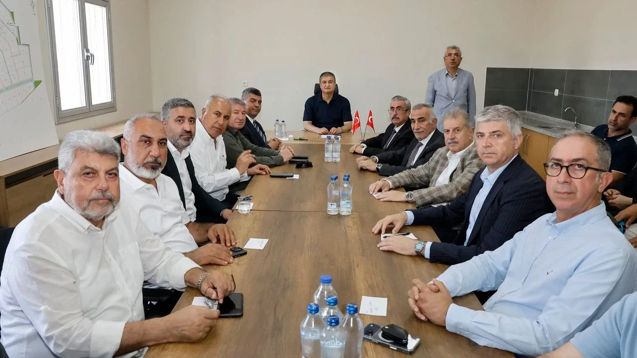 Adana Karataş Sera OTB'de Sona Gelindi: Binlerce Kişiye İş Kapısı Açılıyor Adana Karataş Sera OTB'de Sona Gelindi: Binlerce Kişiye İş Kapısı Açılıyor