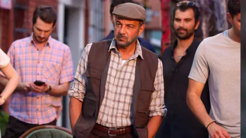 Kerem Alışık'ın Yeni Dizisi Haysiyet: Sadık Karlıova Karakteriyle Geliyor