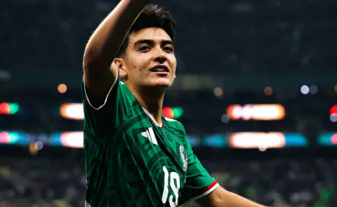 Borussia Dortmund'dan Gilberto Mora Hamlesi: Bundesliga Devinin Yeni Hedefi