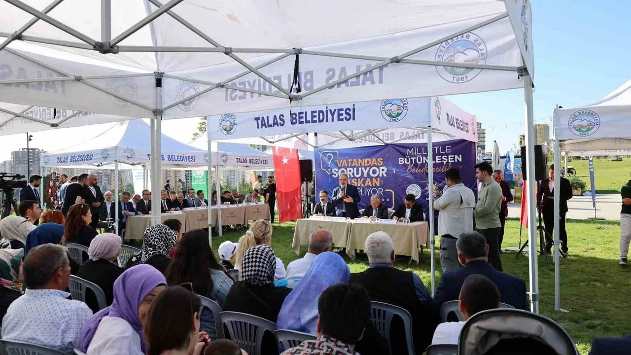 Kayseri'de Başkanlar Sahaya İndi: Vatandaş Soruyor, Başkanlar Cevaplıyor Kayseri'de Başkanlar Sahaya İndi: Vatandaş Soruyor, Başkanlar Cevaplıyor