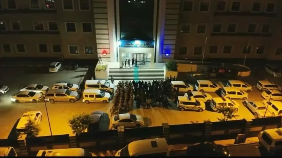 Bitlis merkezli yasa dışı bahis operasyonunda 9 tutuklama, 4 şüpheli aranıyor görseli
