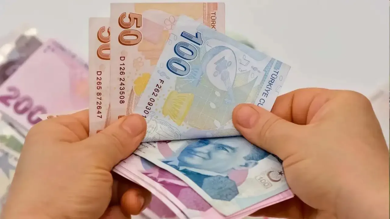 700 Bin TL Mevduat 32 Günlük Kazancı: Banka Bazlı Faiz Farkları ve Net Hesaplama 700 Bin TL Mevduat 32 Günlük Kazancı: Banka Bazlı Faiz Farkları ve Net Hesaplama