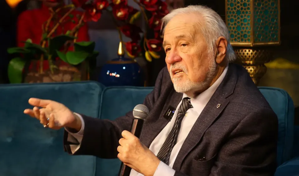 Ünlü Şef Johann Laffer'dan Sağlık Durumuyla İlgili Açıklama: Kanserle Mücadele Ediyor görseli