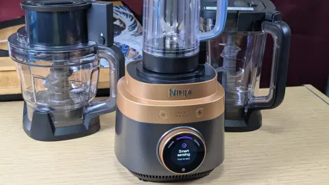 Ninja CrushBoss Testi: 230 Doların Değer mi? Güçlü Motor, Fazla Aksesuar
