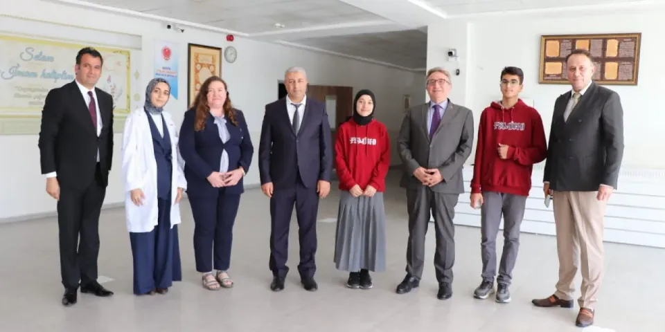 Bozüyük Kaymakamı Dr. Ahmet Naci Helvacı Okul Ziyaretlerine Devam Ediyor: Eğitim Ortamları Denetleniyor görseli