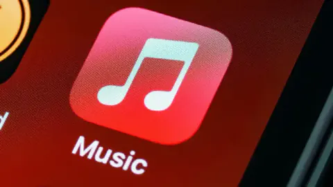 Drake Apple Music Tarihinin En Çok Dinlenen Sanatçısı Oldu