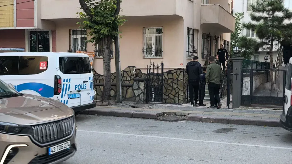 Kütahya'da göğsüne bıçak saplı erkek hastaneye kaldırıldı görseli