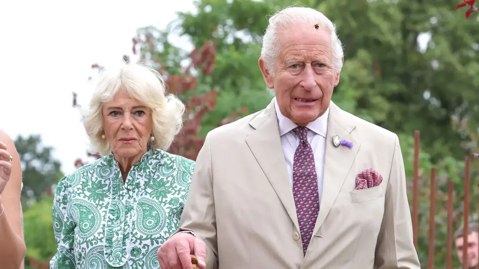 Kral Charles ve Kraliçe Camilla'dan Ortak Açıklama: Göz Önünden Uzaklaşma Hazırlığı görseli