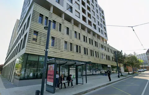 Fransa'nın Rennes şehrinde dehşet: Evinden çıkarılan adam binaya araçla daldı