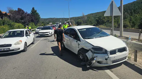 Çorum'da zincirleme kazada 5 yaralı: Samsun yolu saatler kapalı kaldı