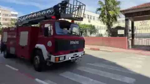 Antalya'da KPSS sonrası okulda mahsur kalan aday itfaiye ile kurtarıldı