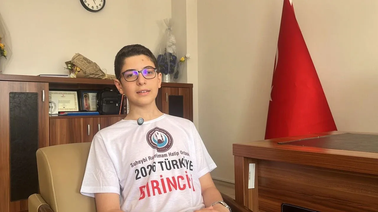 Çorumlu Bertuğ Yelmenoğlu LGS'de Tüm Soruları Doğru Cevaplayarak Türkiye Birincisi Oldu Çorumlu Bertuğ Yelmenoğlu LGS'de Tüm Soruları Doğru Cevaplayarak Türkiye Birincisi Oldu