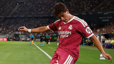 Real Betis, Real Madrid'i Yendi: Parrott Golü, Mbappe Penaltı Kaçırdı