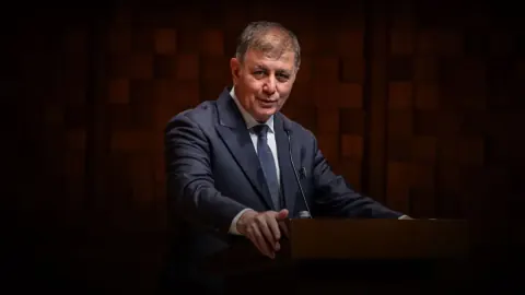 CHP'de İstifa Depremi: Belediye Başkanı Partisiyle Yollarını Ayırdı
