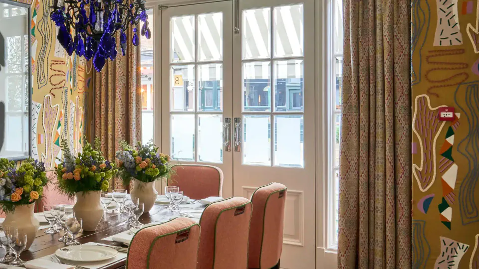 Charlotte Street Hotel: 2000'lerin İkonik Modası Bugün Hala "Cool" mu? görseli