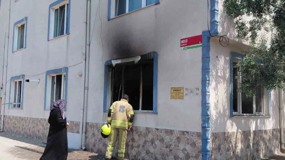 Gönen'de Korkutan Ev Yangını: Reşadiye Mahallesi'nde Panik görseli