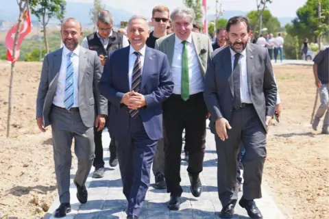 Yalova Üniversitesi'nde Sezai Karakoç Yürüyüş Yolu Törenle Açıldı