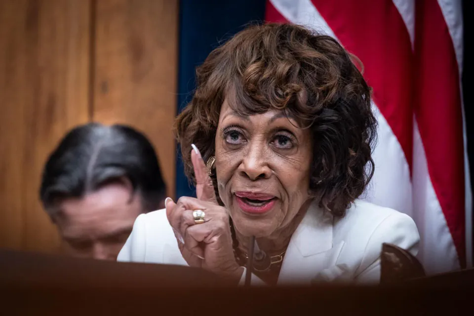 ABD Temsilciler Meclisi'nden Kripto Paralara 401(k) Engeli: Maxine Waters'tan Sert Çıkış görseli
