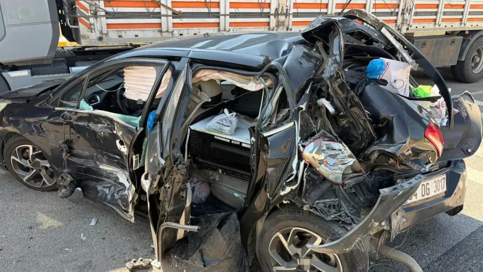 Karabük'te Zincirleme Kaza: Otobüsün Çarptığı Otomobiller Savruldu görseli