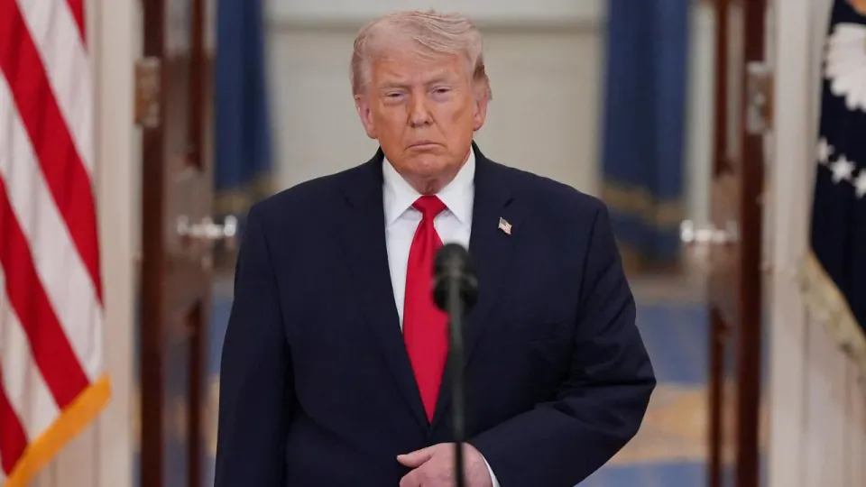 Trump'tan Ezber Bozan Çıkış: İran'ın Balistik Füze Sahibi Olması Sorun mu? görseli