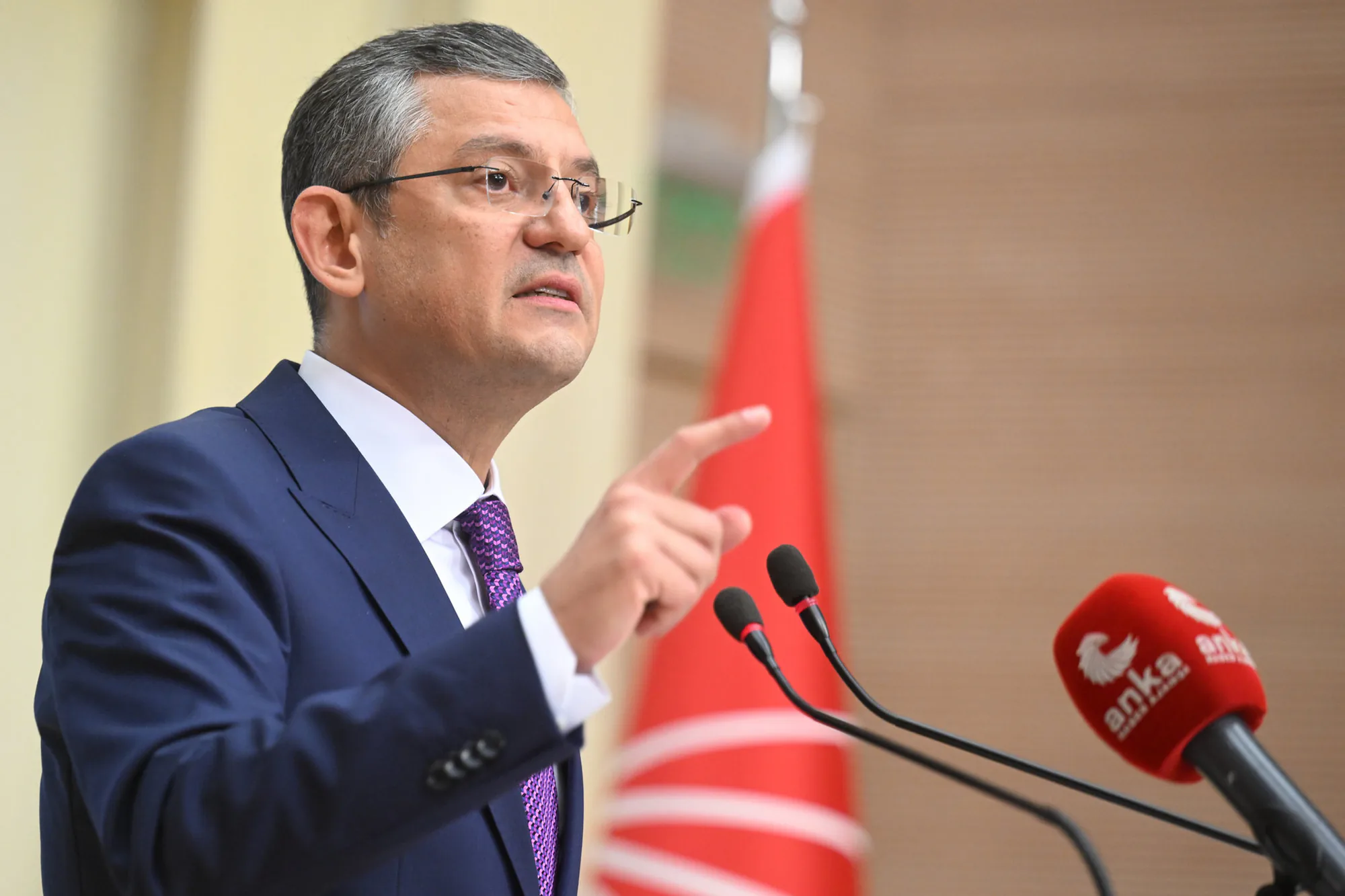 CHP Alanya'da İsyan: Bülent Kandemir Genel Merkez Kararlarına Rest Çekti CHP Alanya'da İsyan: Bülent Kandemir Genel Merkez Kararlarına Rest Çekti