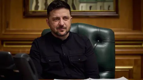 Zelenskiy ile Trump telefonda görüştü: Barış süreci ve madenler anlaşması gündemde Zelenskiy ile Trump telefonda görüştü: Barış süreci ve madenler anlaşması gündemde