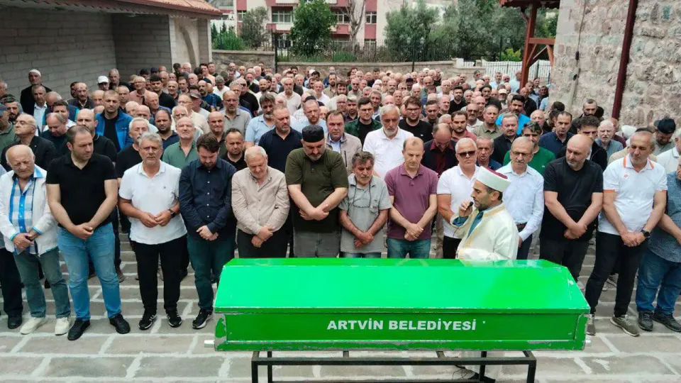 Artvin'in Tanınmış İsmi Ali Sönmez Hayatını Kaybetti görseli