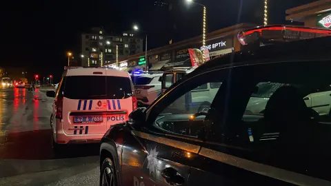 Konya'da Asansör Kavgası Kanlı Bitti: 2 Kişi Bıçakla Yaralandı