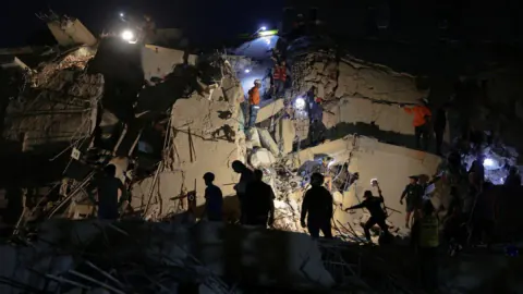 Venezuela'da Deprem Felaketi: Can Kaybı 2 Bin 295'e Yükseldi