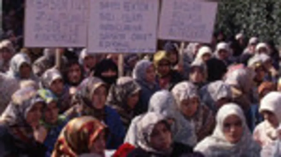 Türkiye'de başörtüsü yasağı nasıl sona erdi? 30 yıllık sürecin kırılma anları görseli