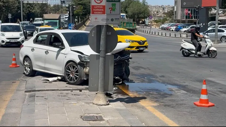 Gaziantep Şehitkamil'de Zincirleme Kaza: Ali Fuat Cebesoy Bulvarı'nda Trafik Aksadı görseli