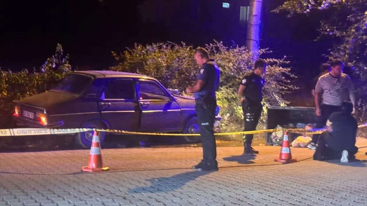 Muğla'da Trafik Kazası: Çöp Konteynerine Çarpan Otomobilin Sürücüsü Hayatını Kaybetti Muğla'da Trafik Kazası: Çöp Konteynerine Çarpan Otomobilin Sürücüsü Hayatını Kaybetti