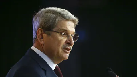 Aytun Çıray'dan Özgür Özel'e Sert Bölünme Uyarısı: 'Hain Durumuna Düşer'