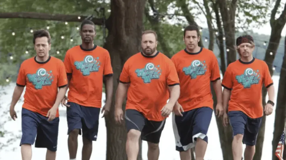 Adam Sandler 'Grown Ups 3' Setinde: New Jersey'den İlk Kareler ve Kadro Detayları görseli