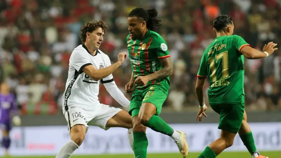 Amedspor Beşiktaş'i 3-2 Yendi, Süper Lig Liderliği Ele Geçirdi görseli