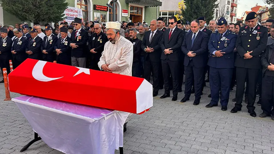 Kütahya'da Kıbrıs Gazisi Mehmet Şener Askeri Törenle Toprağa Verildi görseli