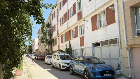 Eskişehir'de yalnız yaşayan 34 yaşındaki Aydın Öcal evinde ölü bulundu