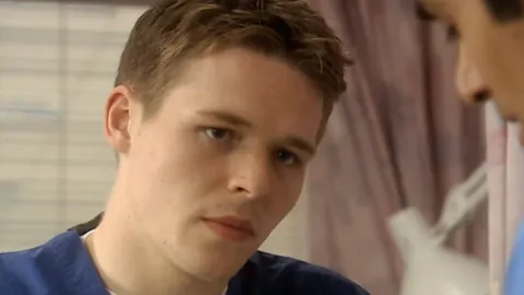 David Paisley 23 yıl sonra tanınmaz oldu: Holby City'nin Ben Saunders bugün nasıl görünüyor?